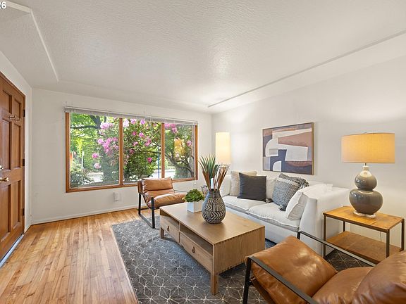 4th image of 8419 SE 32nd Ave