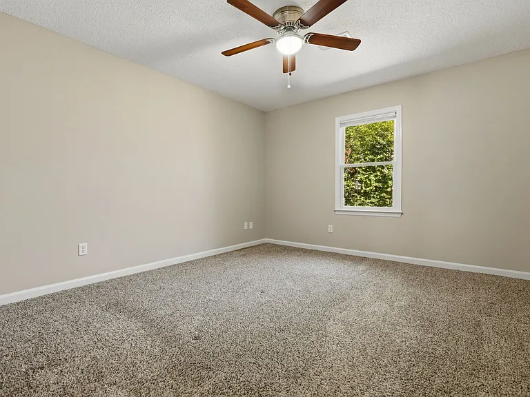 1402 Catherine Dr #A — Photo 11
