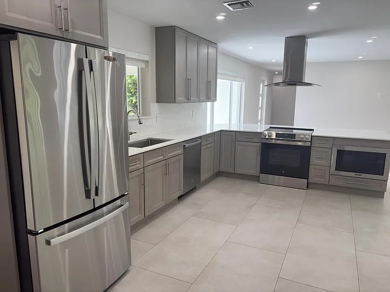 1400 NW 4th St — Photo 6
