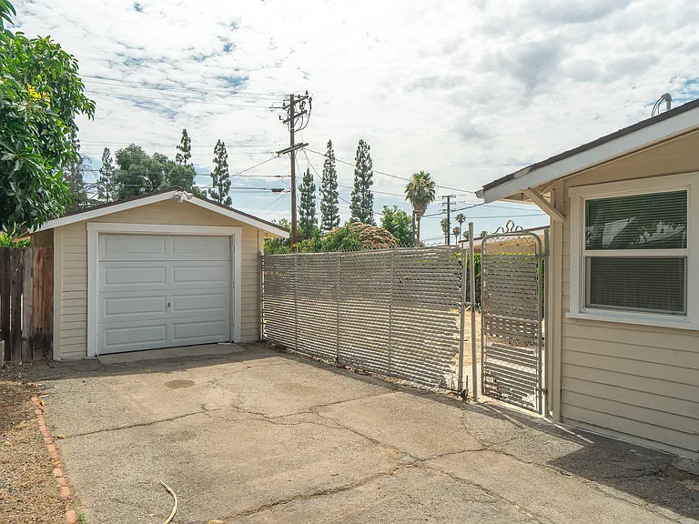7263 Amethyst Ave — Photo 30