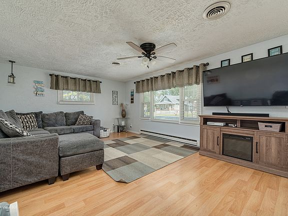 3rd image of 185 E Church St