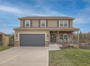 408 Sunflower Dr, Raymore, MO 64083