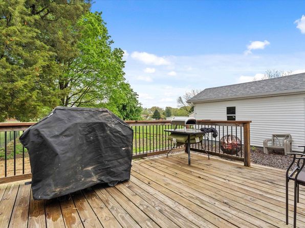 134 Maple St, Shiloh, IL 62269