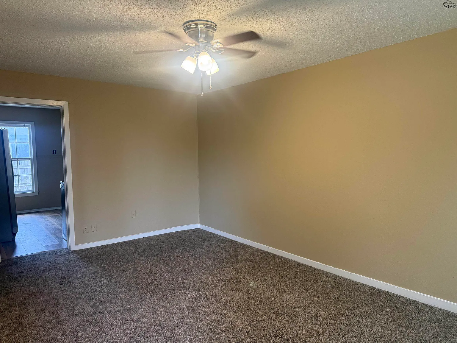 2 bed, 1.0 bath, 804 sqft, $1,000 — Photo 2