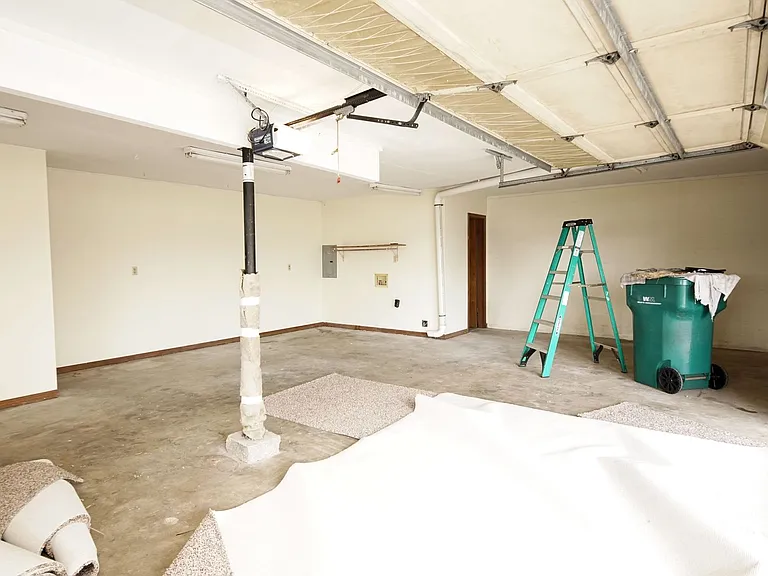 561 Bayshore Dr — Photo 35