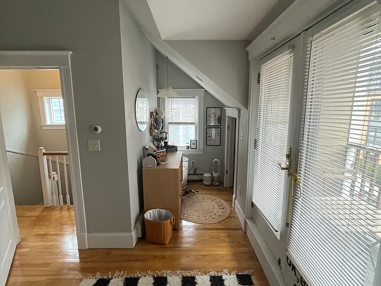 219 W 2nd St #2 — Photo 11