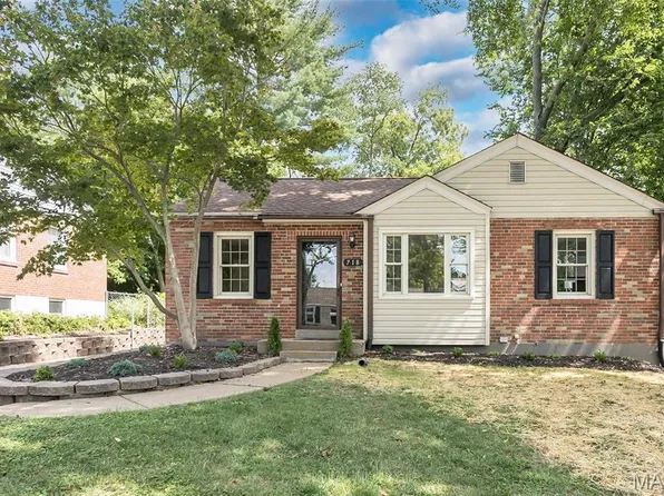 718 Crompton Ct, Saint Louis, MO 63126