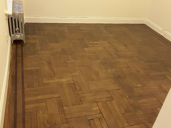 4th image of 220 E 36th St APT G2