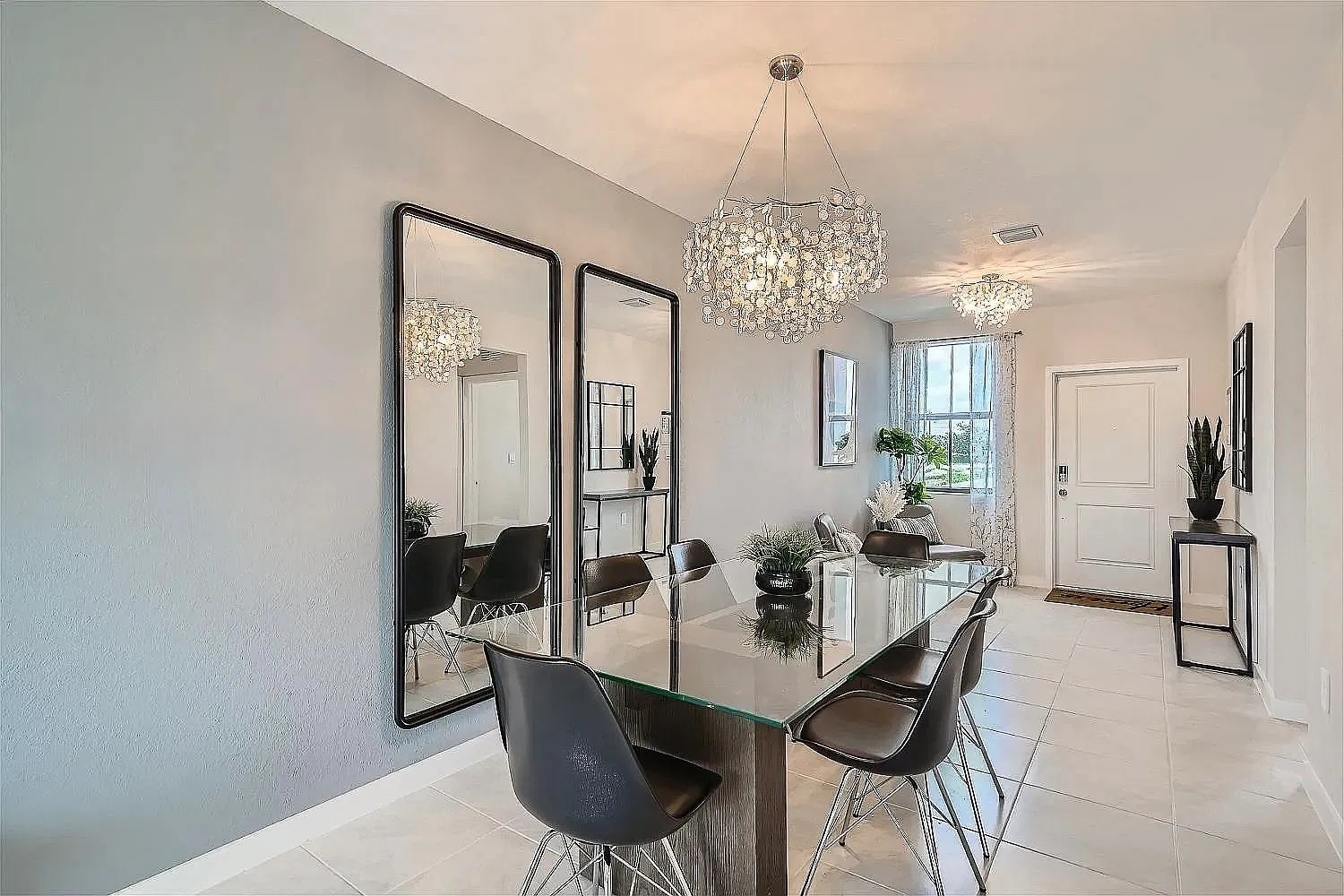 4 bed, 1580 sqft, $2,900 — Photo 1