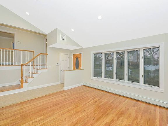 5th image of 87 Scott St