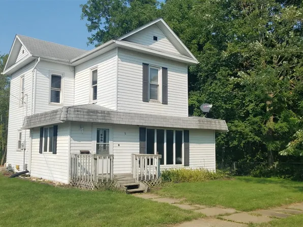 702 E Elm St, Sigourney, IA 52591