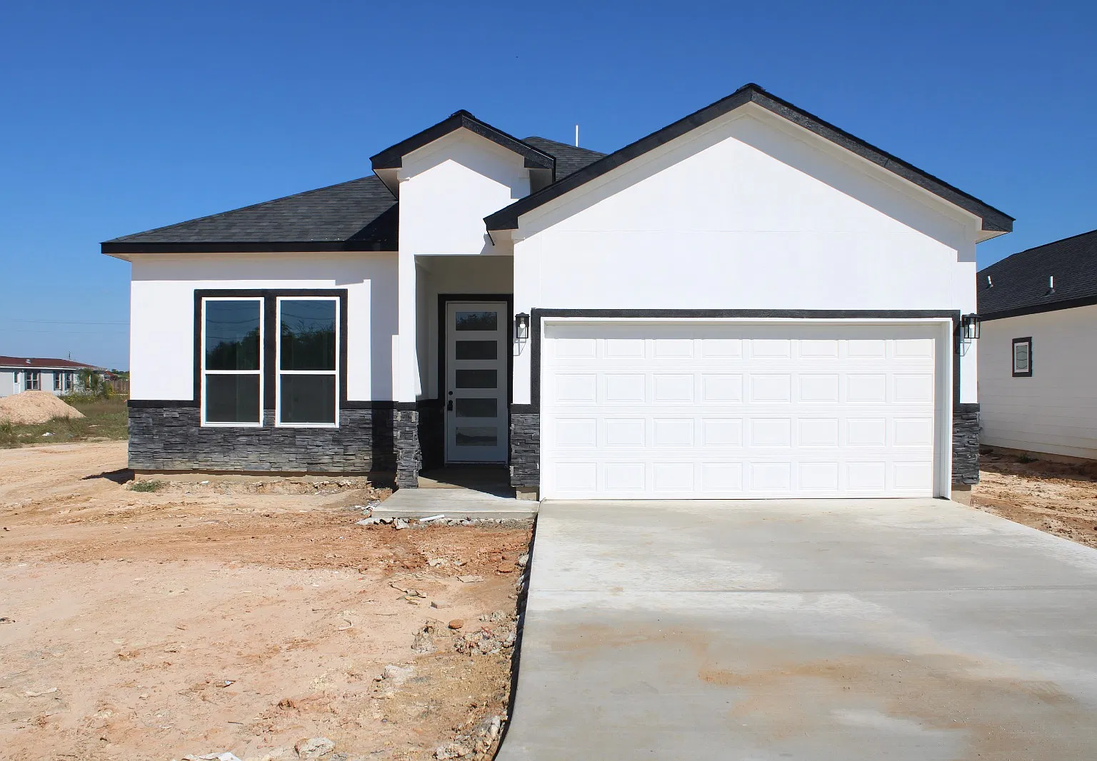 3 bed, 2.5 bath, 1899 sqft, $2,700 — Photo 1