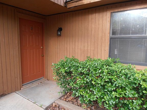 3rd image of 915 NE Tortoise Dr APT B
