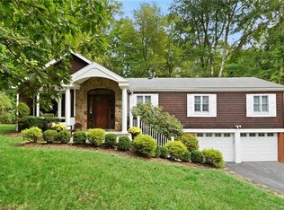 22 Meadow Ln, Chappaqua, NY 10514