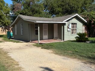 1530 7th St, Seguin, TX 78155