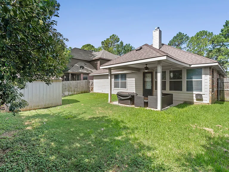 553 Cross Ridge Cir N — Photo 37