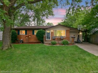 526 Filbert St, Westland, MI 48186