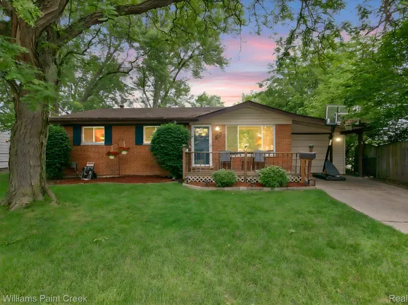 526 Filbert St, Westland, MI 48186