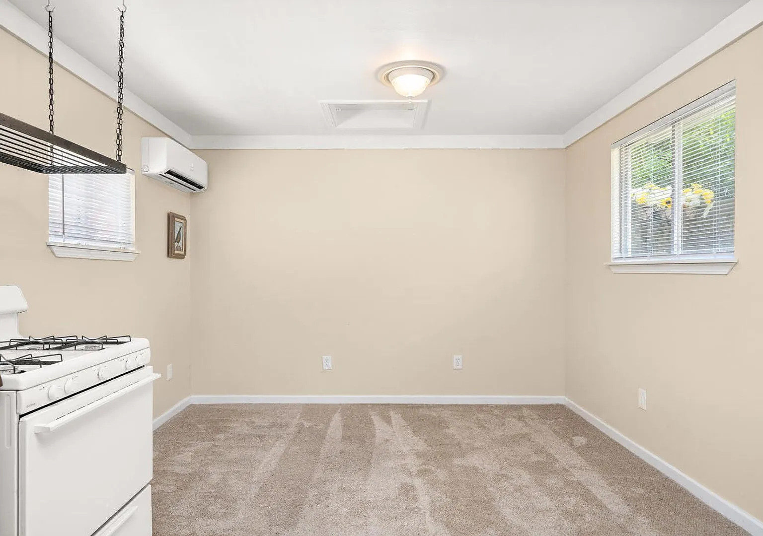 Charming ADU Studio with Private Yard & Utilities Included. Available Now! — Photo 4