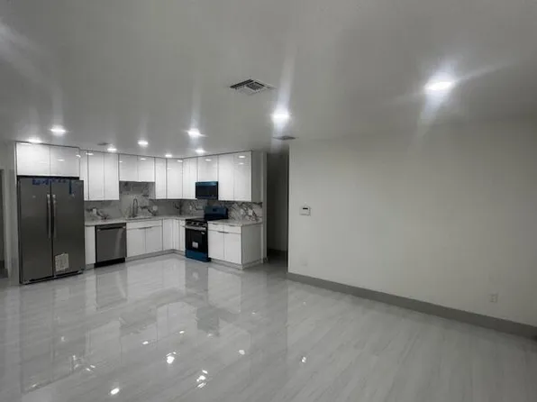 3104 Evergreen, Palm Springs, FL 33461