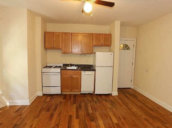 4th image of 429.5 W Belden Ave #D701b