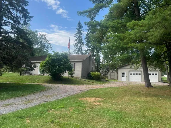123 Hen House Ln, Altoona, PA 16601