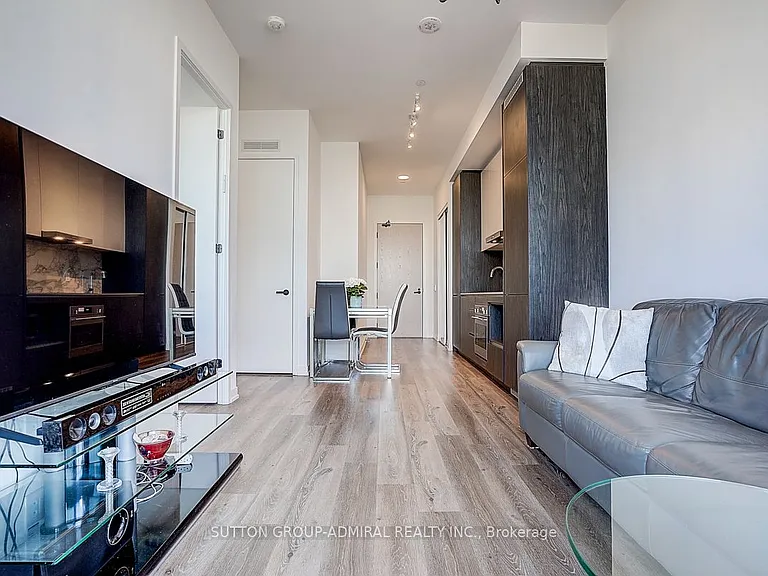 28 Interchange Way #612 — Photo 20