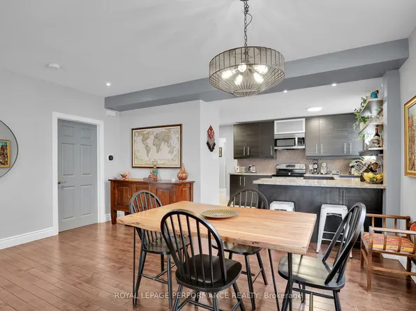 165 Laval St #165, Ottawa, ON K1L 7Z3