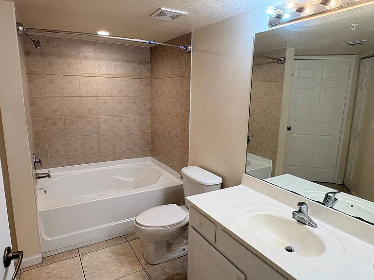 4121 Residence Dr #305 — Photo 10