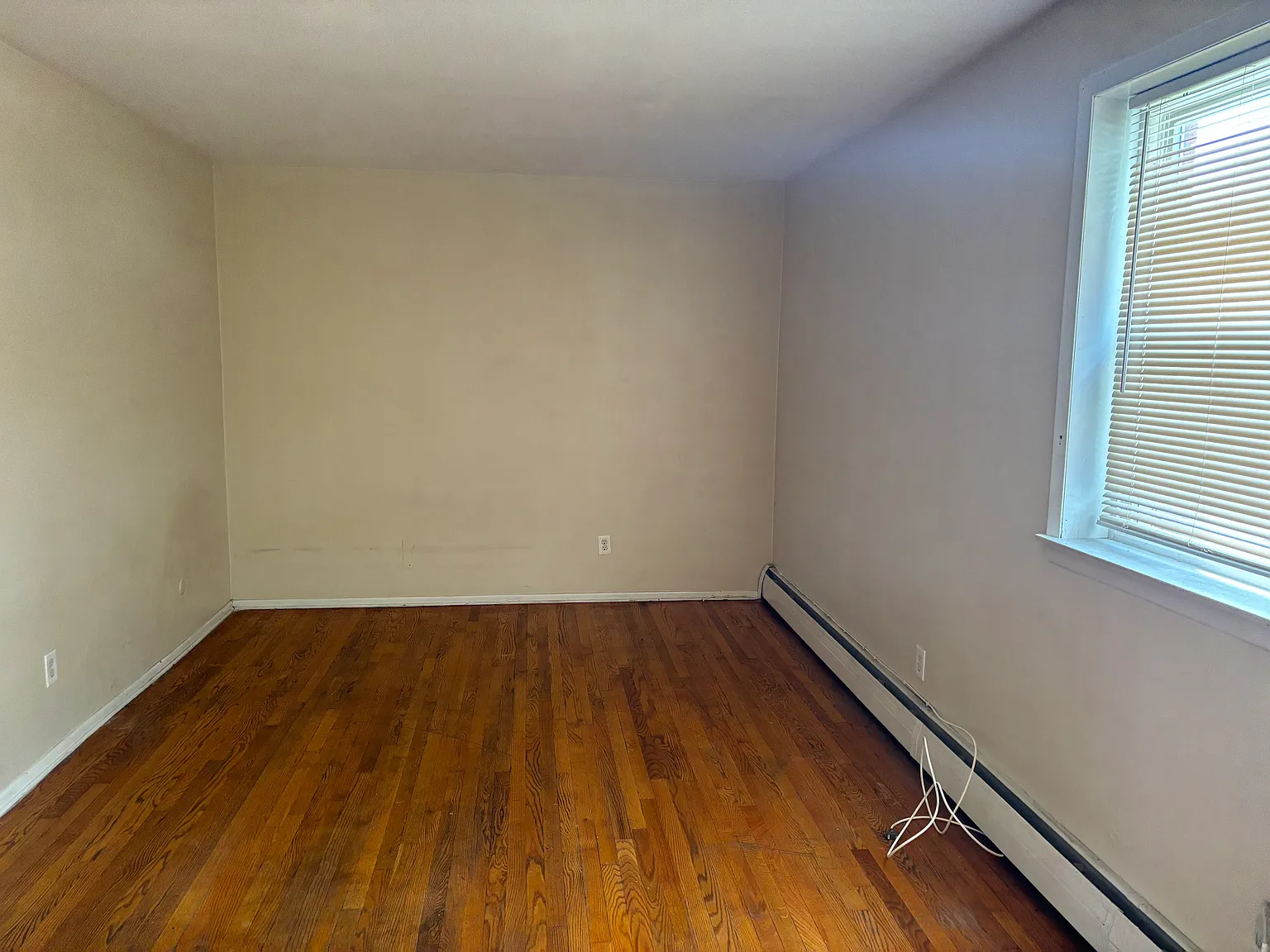 1 bed, 900 sqft, $1,430 — Photo 3