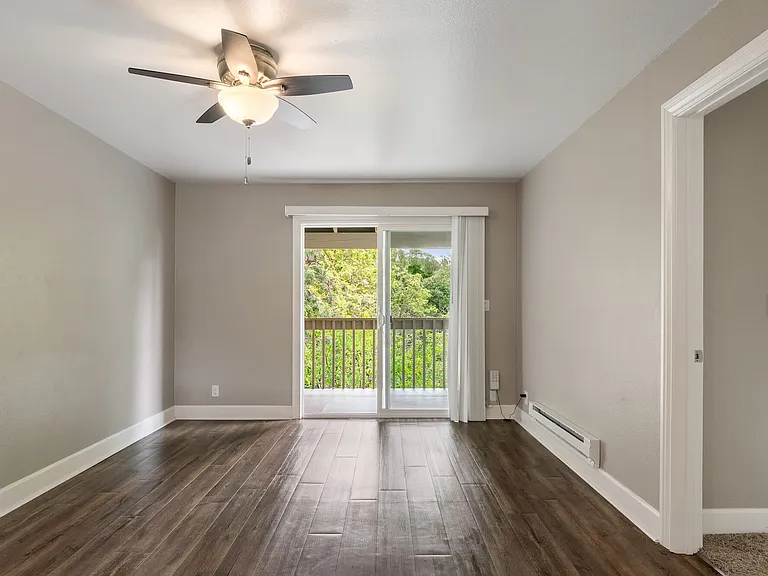 Vista Creek Apartments — Photo 45