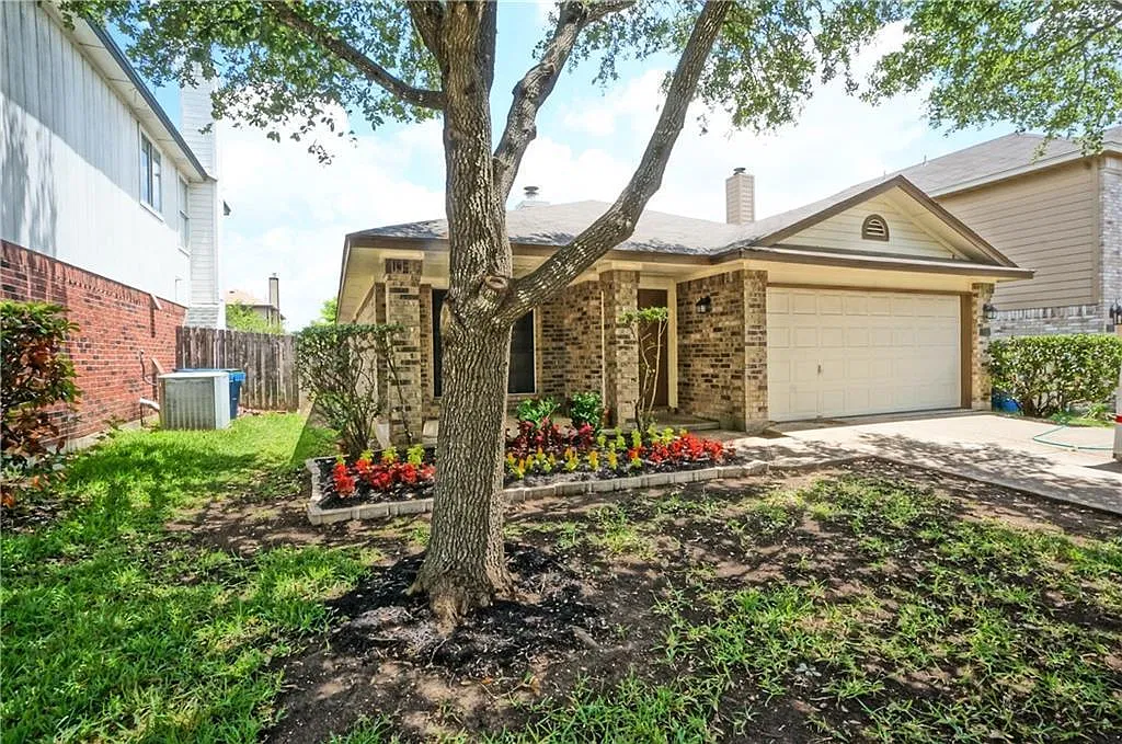 3612 Ruby Red Dr — Photo 2