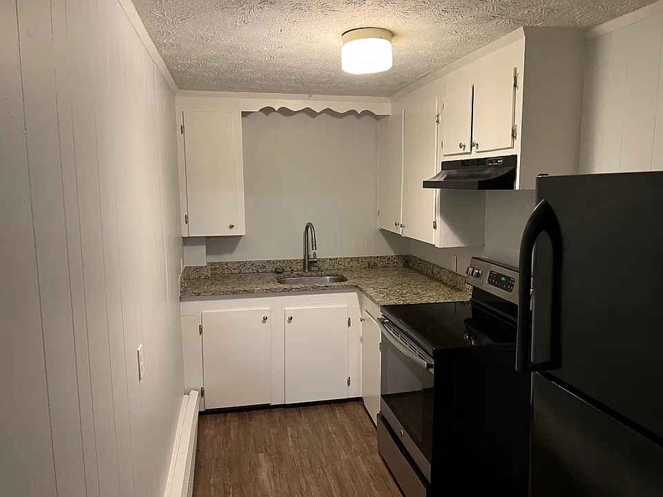 159 Elm St #205