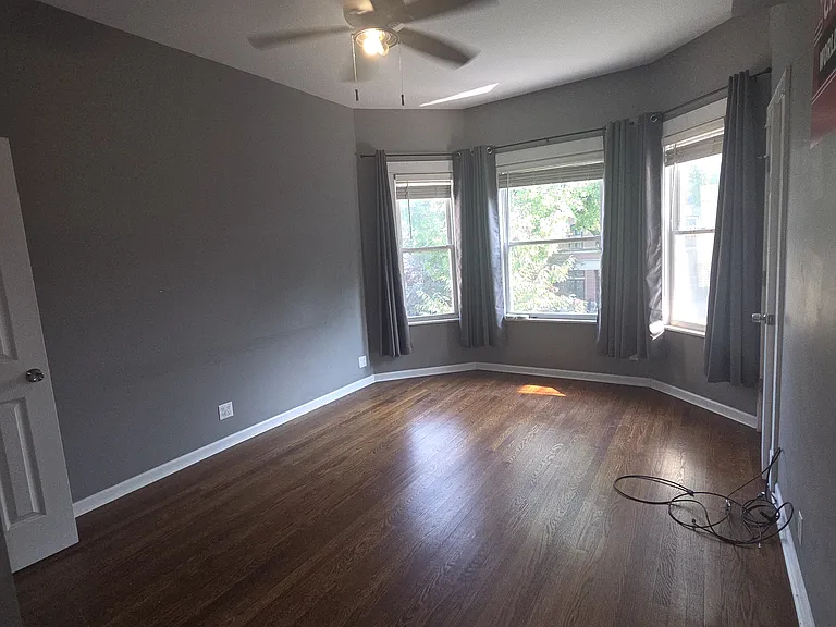 1332 W Barry Ave #2 — Photo 3