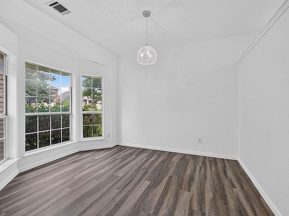 5th image of 836 Snapdragon Ln