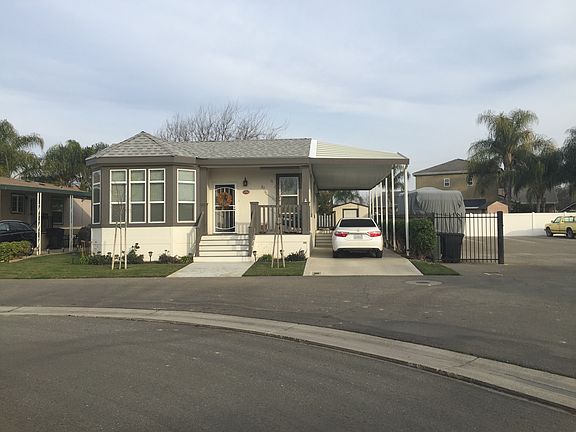 2nd image of 1610 Queen Way #7