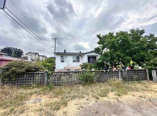 7830 Yukon St, Vancouver, BC V5X 2Y5