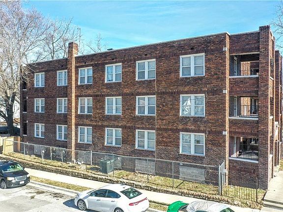 5th image of 3000 E Linwood Blvd