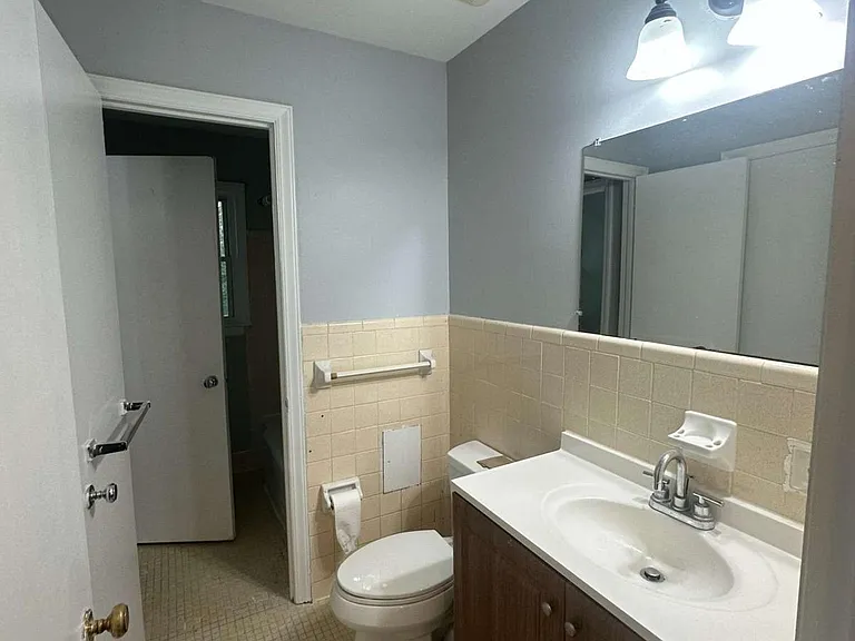 1809 Stratford Arms Dr — Photo 6