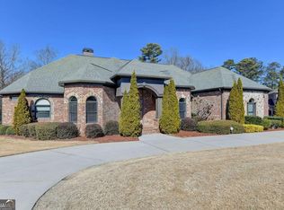 5547 Nelson Pointe Dr, Stone Mountain, GA 30087