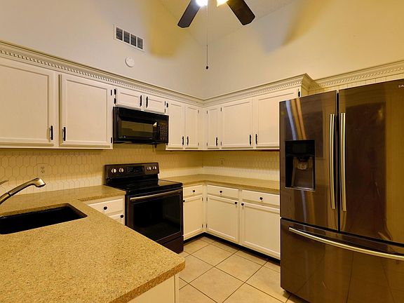 2nd image of 3816 Pebble Ct
