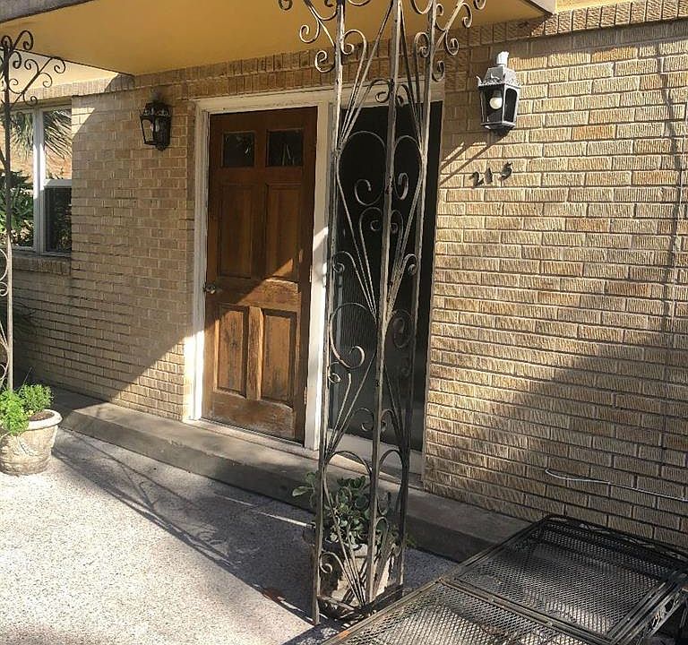 2nd image of 215 Opal St APT A