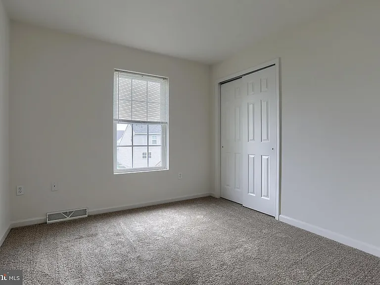 2120 Autumn Ct — Photo 23
