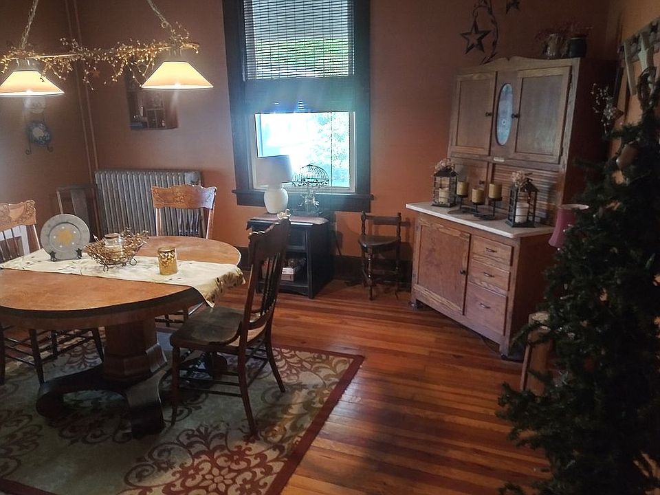 687 E Main St, Somerset, PA 15501 Zillow
