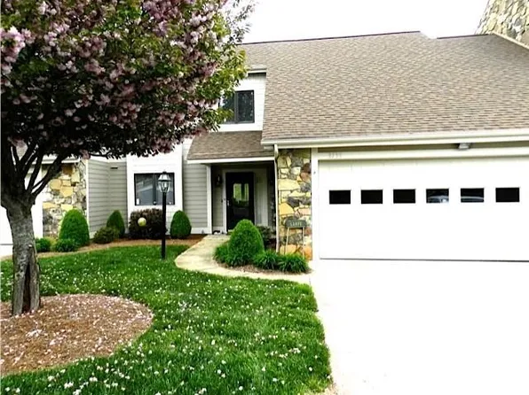 3733 Rock Bridge Dr NE, Conover, NC 28613