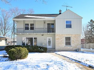 1132 11th Ave, Grafton, WI 53024