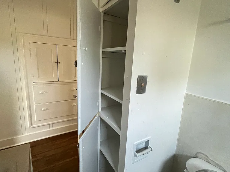109 S Wald Ave — Photo 2