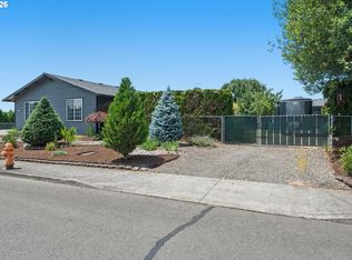 1517 N Locust St, Canby, OR 97013