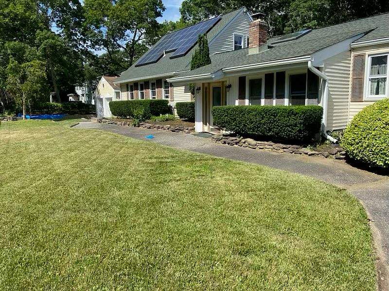 2nd image of 442 Carnation Dr