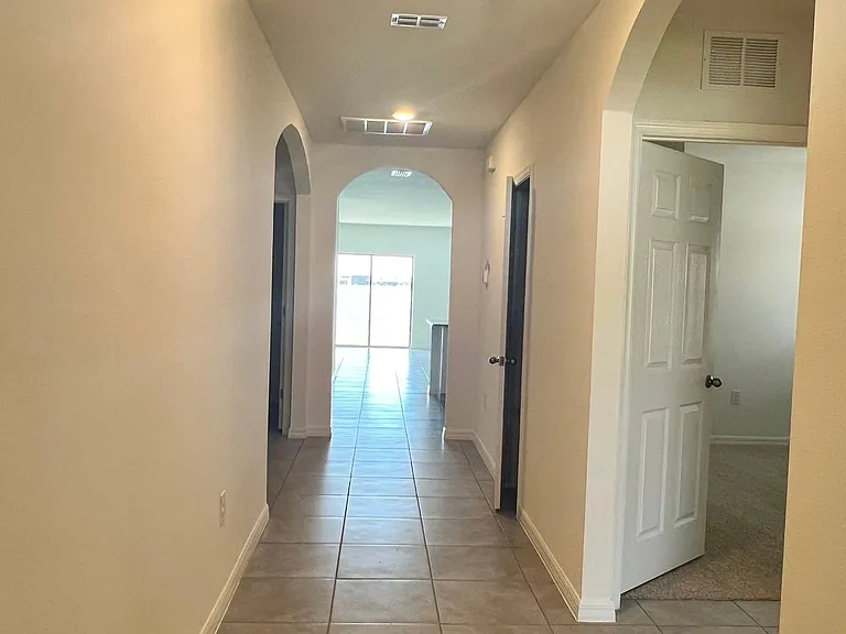 2204 Farmhouse Rd — Photo 5
